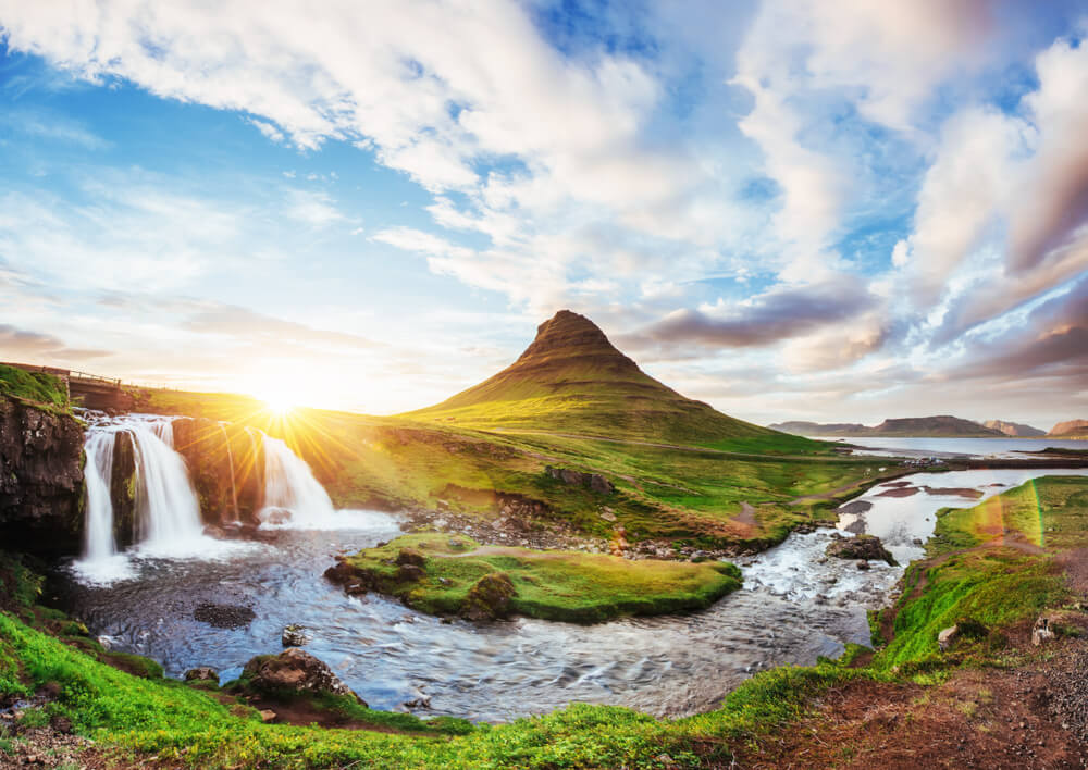 Kirkjufell mountain and Kirkjufellsfoss waterfall on Snæfellsnes Peninsula