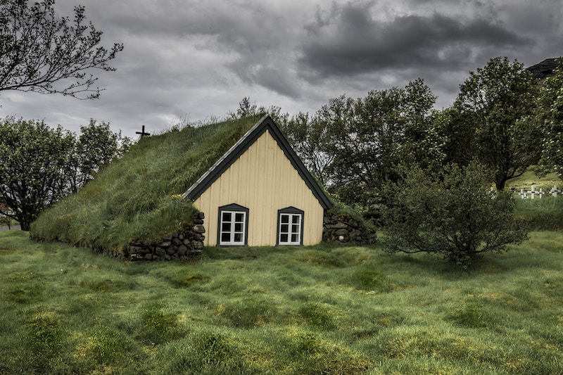 Photo of a turf building, which were lived in during the past in Iceland